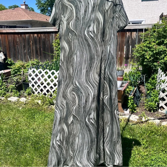 Swirl Print Midi Dress - Picture 3 of 10